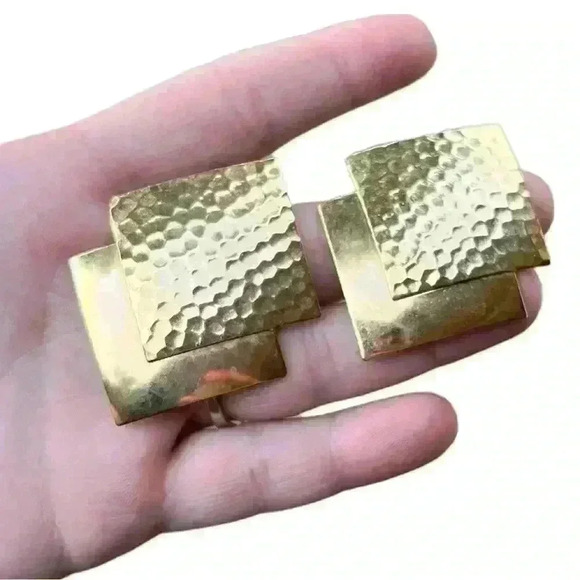 3 pair gold tone geometric vintage 80s earrings - Picture 4 of 6